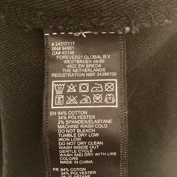 Forever 21 Black Purple Damask Print Fitted Mini Shorts Hot Pants - Picture 6 of 6